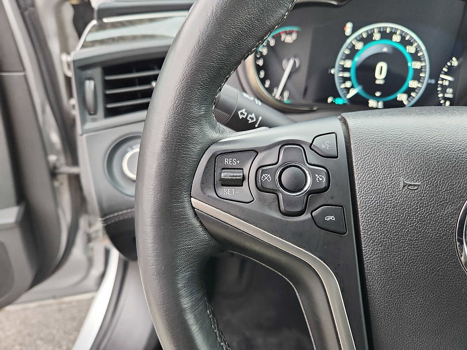 Used 2015 Buick LaCrosse Leather image 20