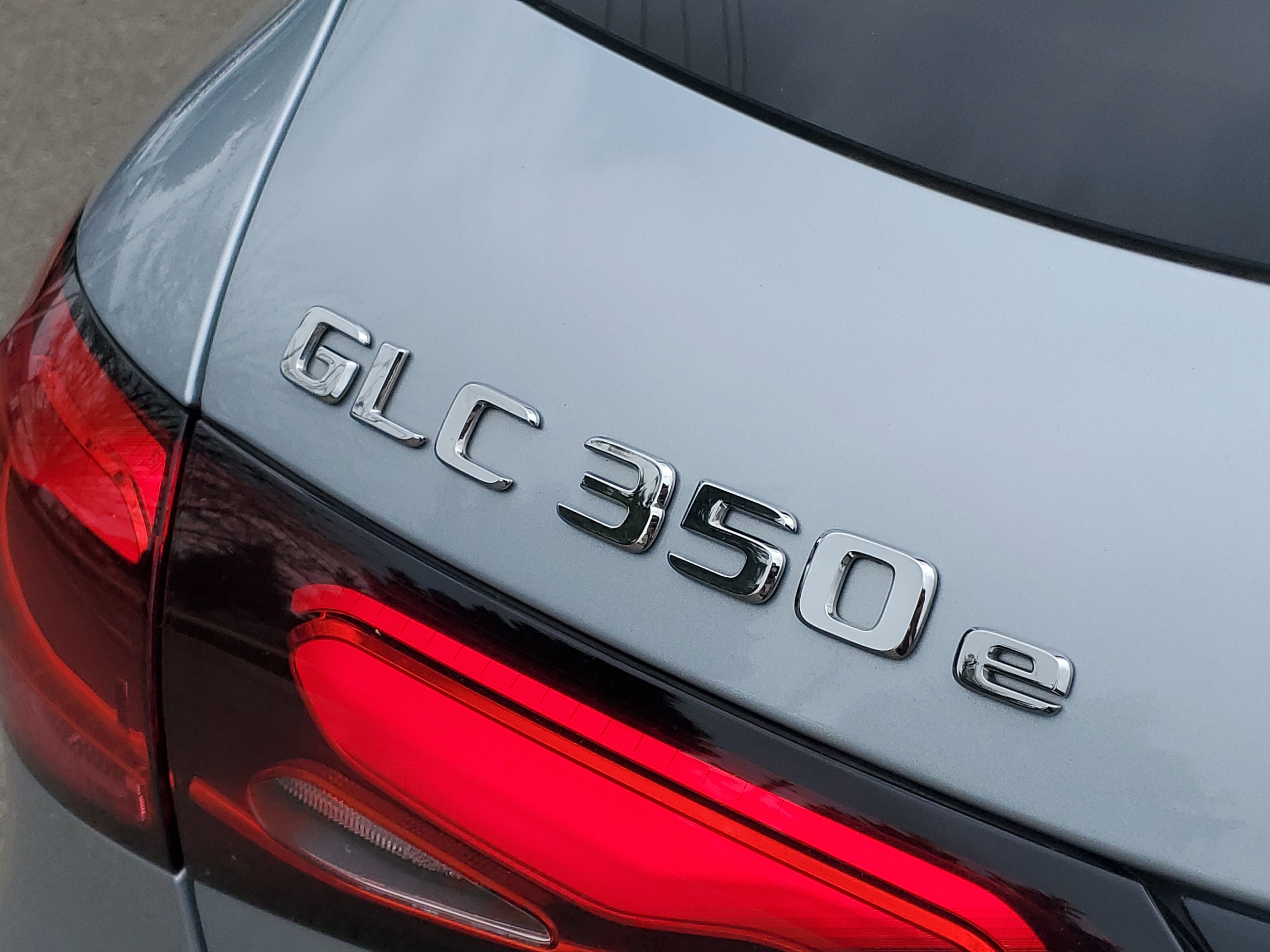 Used 2025 Mercedes-Benz GLC 350e 4MATIC image 28