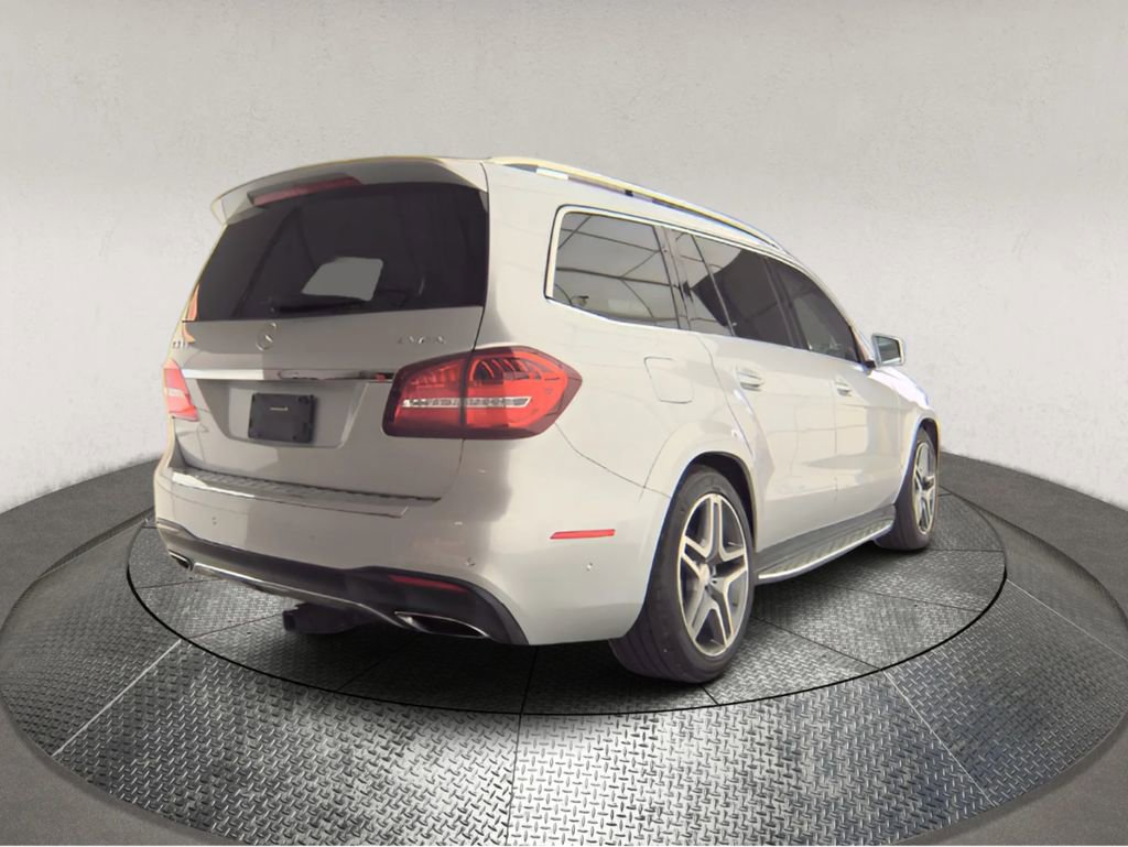 Used 2017 Mercedes-Benz GLS 550 4MATIC image 2