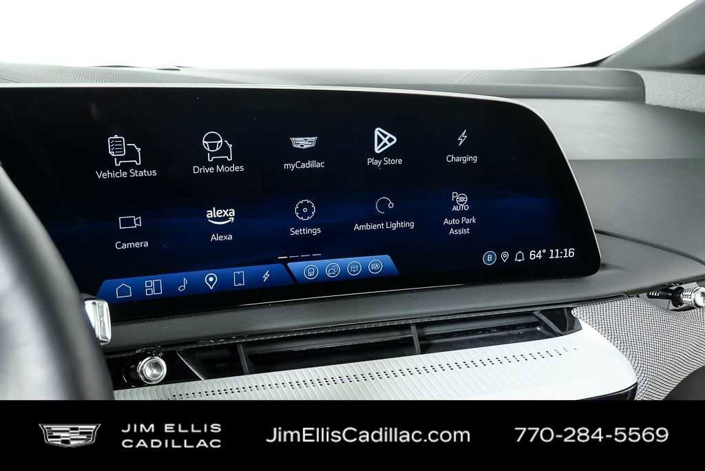 Certified 2025 Cadillac Optiq Luxury 2 w/ LPO, Floor Liner Package AWD/4WD image 14