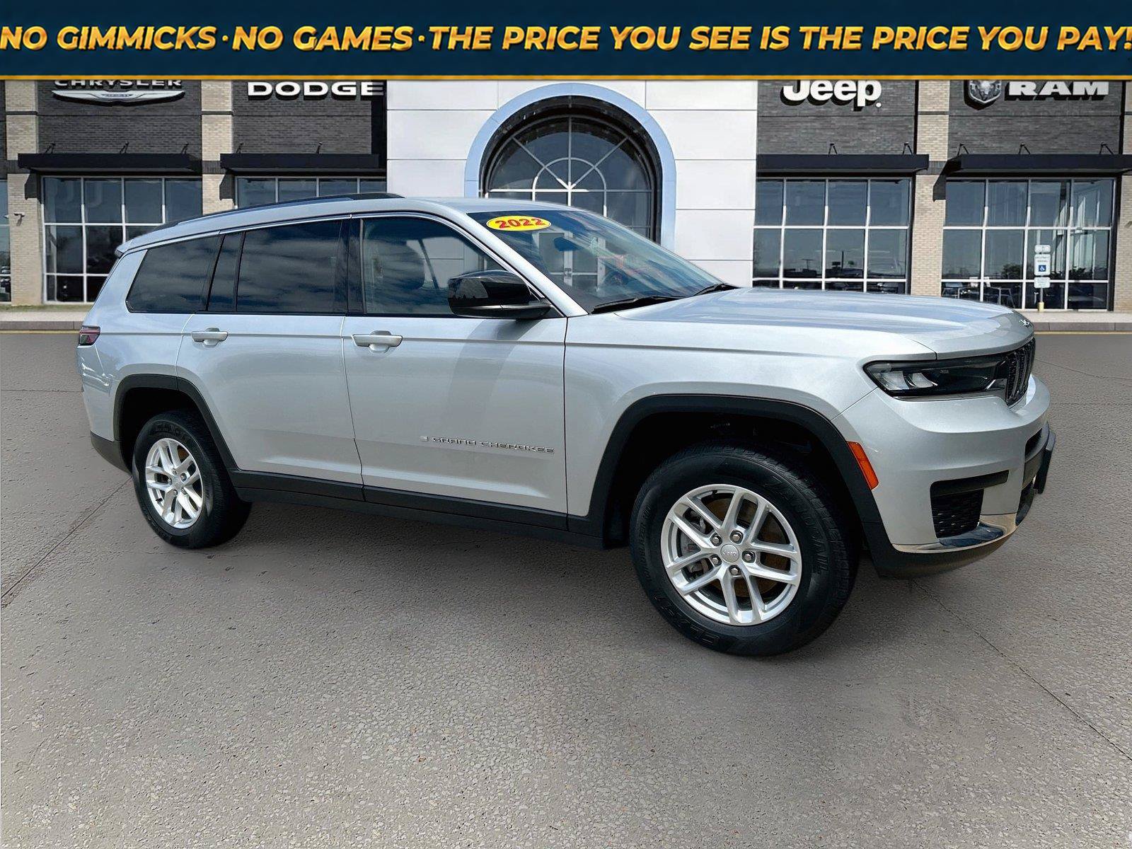 Used 2022 Jeep Grand Cherokee L Laredo w/ Luxury Tech Group I AWD/4WD image 1