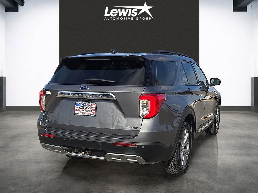 Used 2023 Ford Explorer XLT w/ Equipment Group 202A AWD/4WD image 4