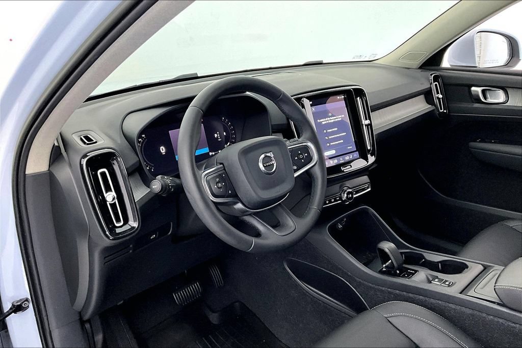 Certified 2024 Volvo XC40 B5 Core w/ Protection Package Premier AWD/4WD image 16