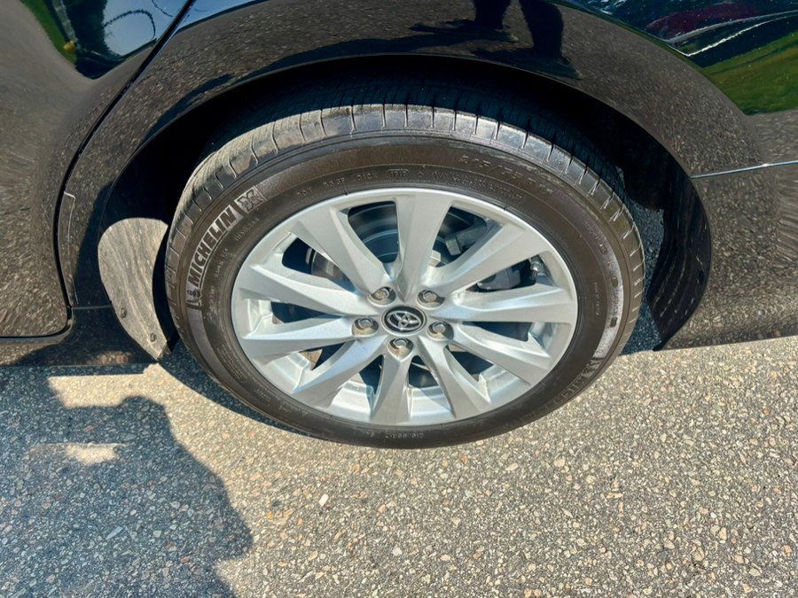 Used 2018 Toyota Camry LE FWD image 36