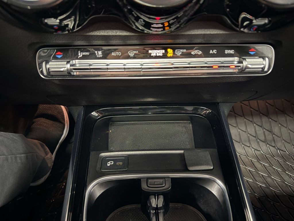 Used 2021 Mercedes-Benz GLB 250 4MATIC image 14