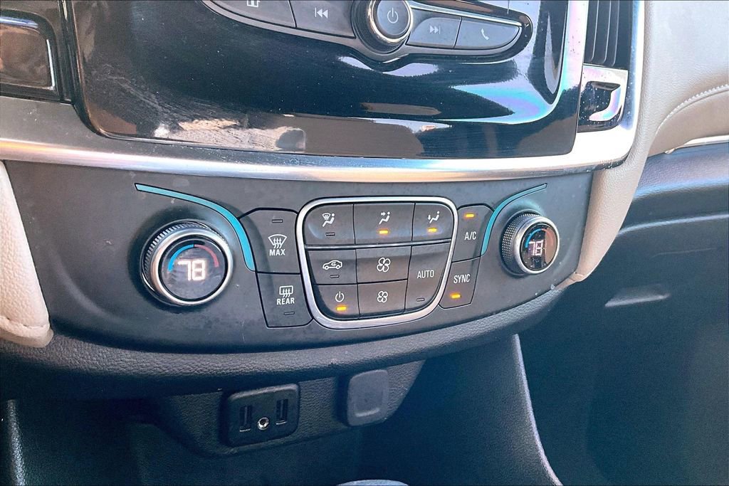 Used 2023 Chevrolet Traverse LS w/ Safety Package image 15