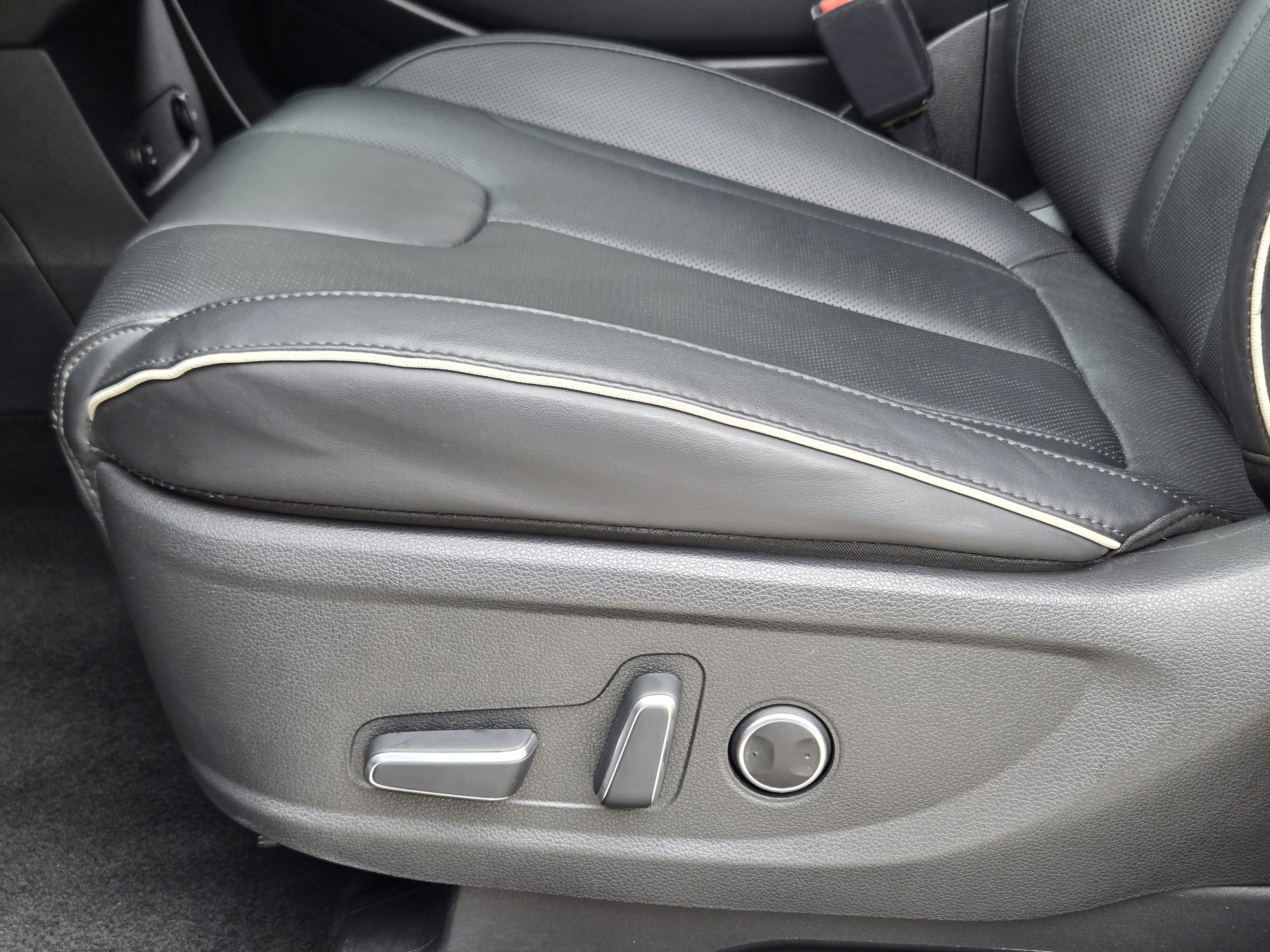 Used 2024 Hyundai Palisade SEL FWD image 23