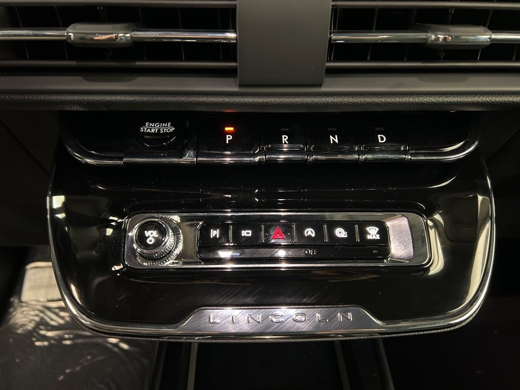 Used 2026 Lincoln Corsair Premiere image 14