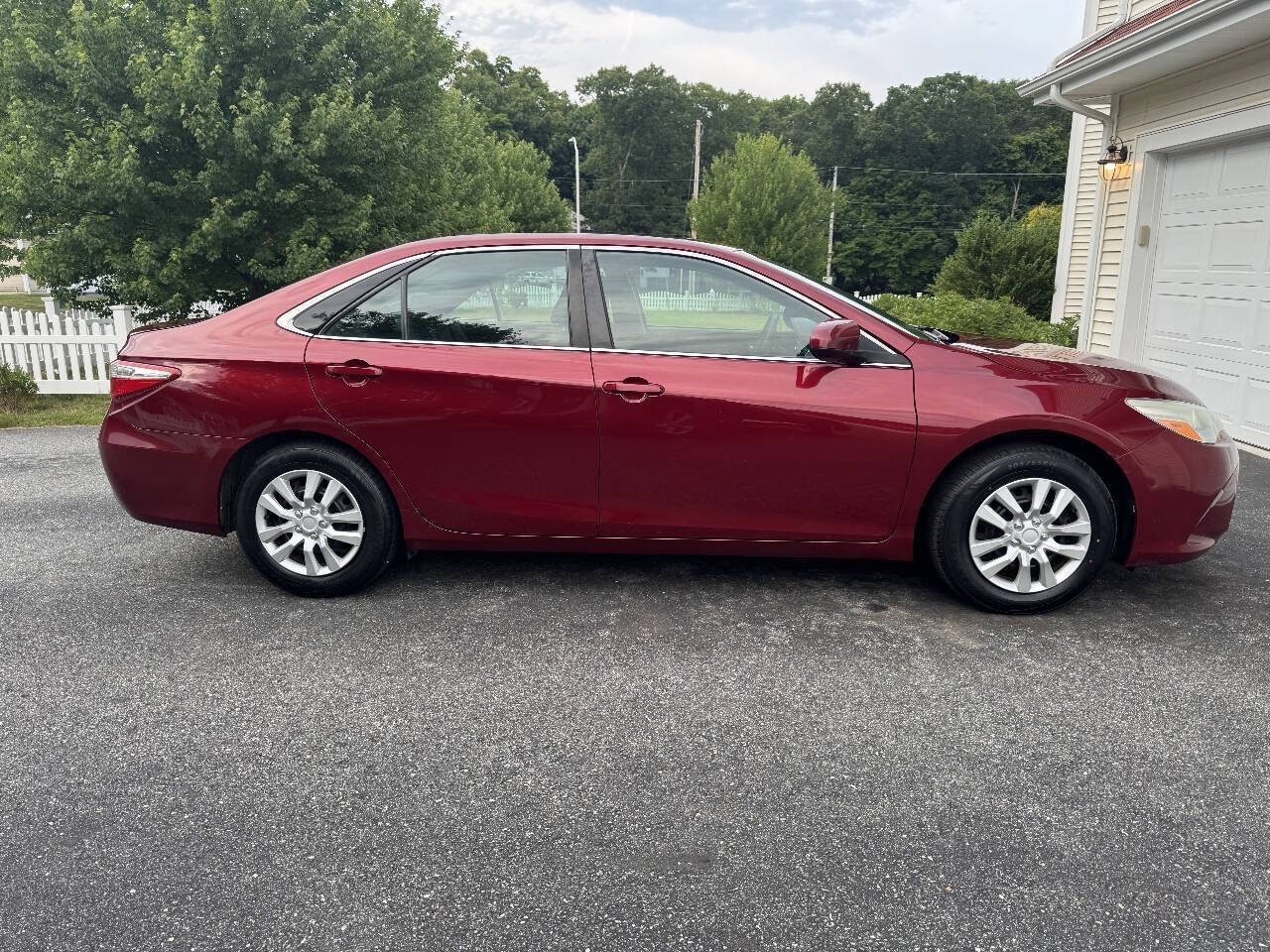 Used 2016 Toyota Camry LE FWD image 7