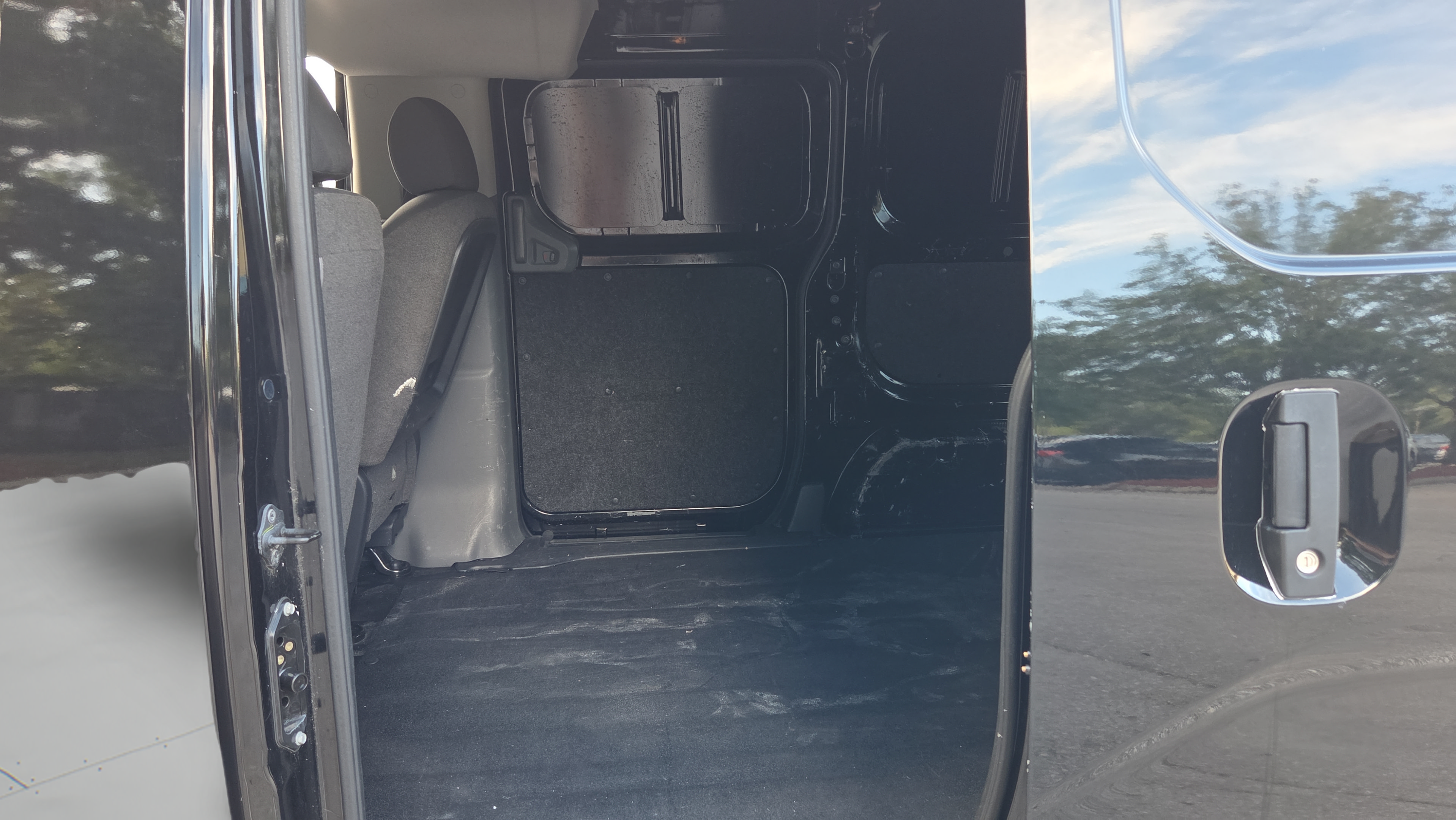 Used 2020 Nissan NV200 S w/ Back Door Glass Package FWD image 28