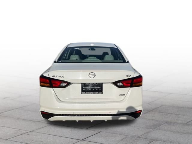 Used 2024 Nissan Altima 2.5 SV AWD/4WD image 5