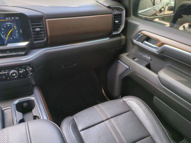 Used 2023 Chevrolet Silverado 1500 High Country w/ Technology Package image 19