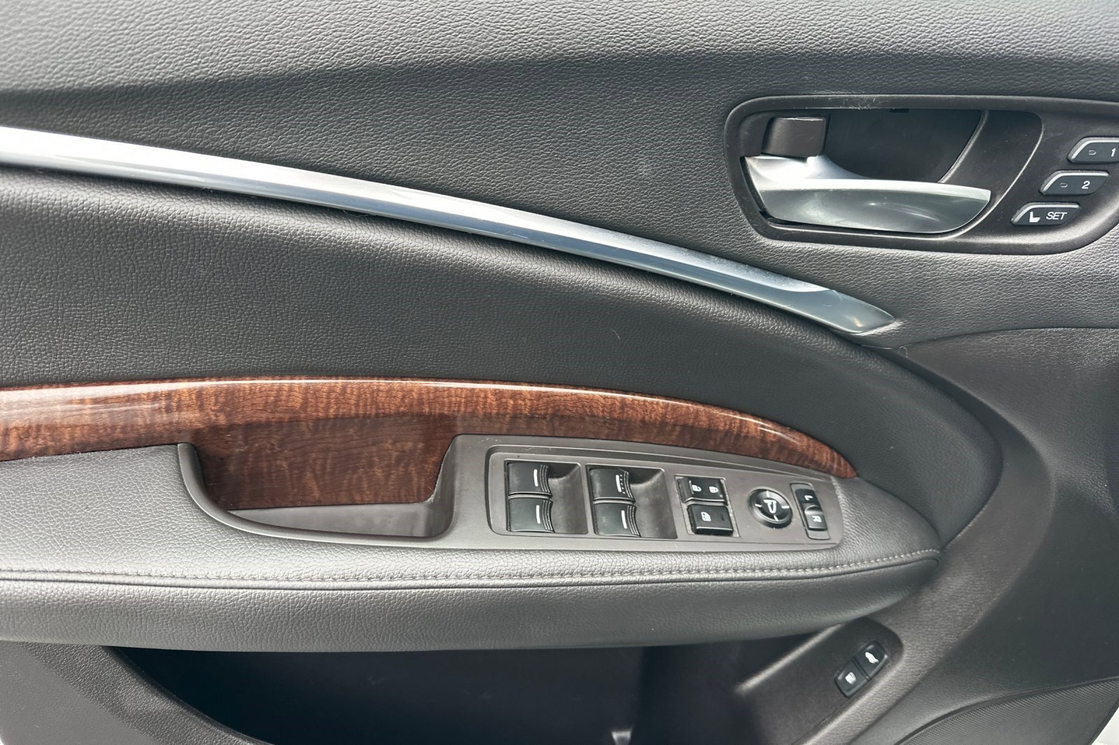 Used 2020 Acura MDX FWD image 12