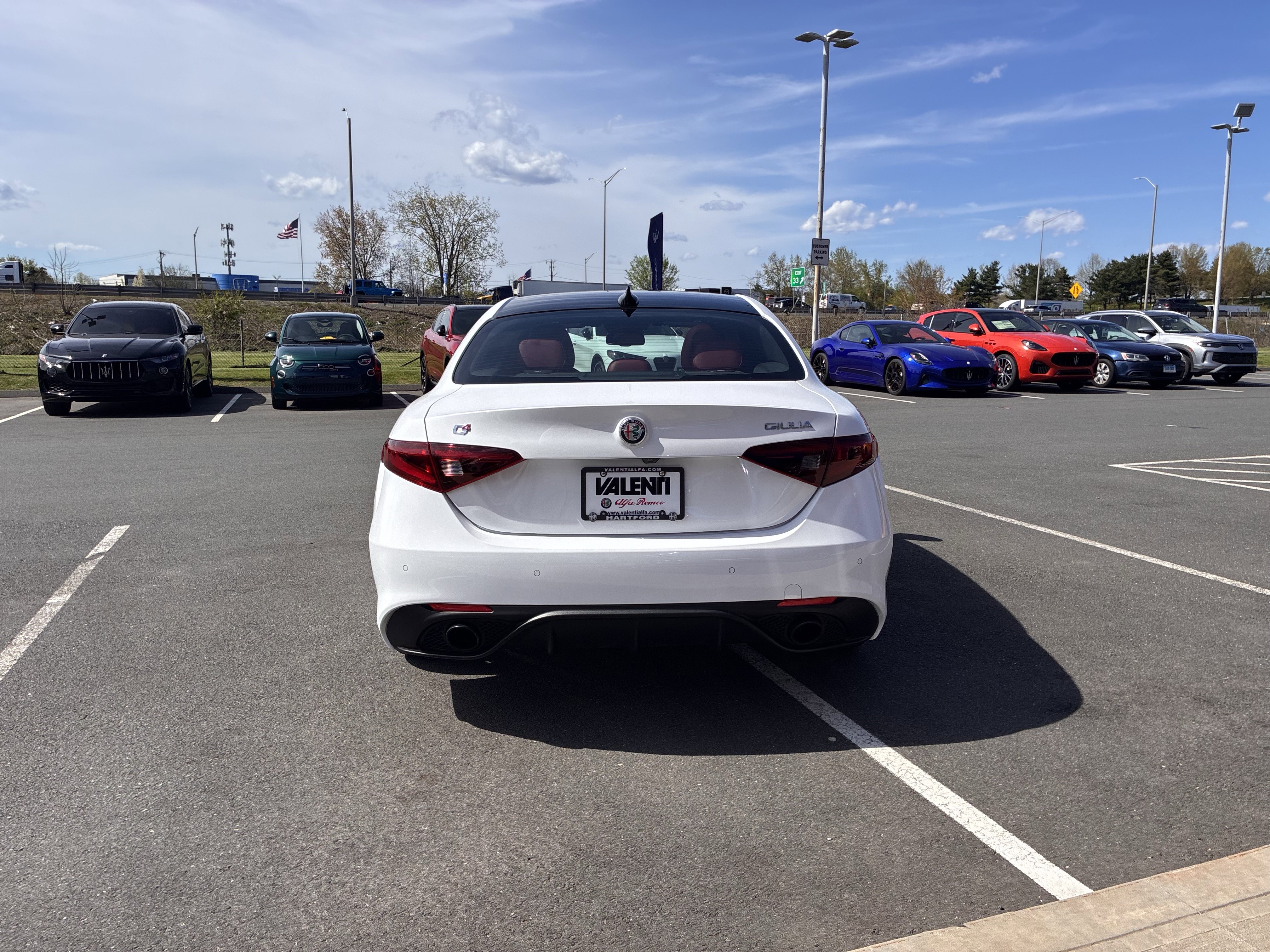 Used 2023 Alfa Romeo Giulia Veloce AWD/4WD image 8