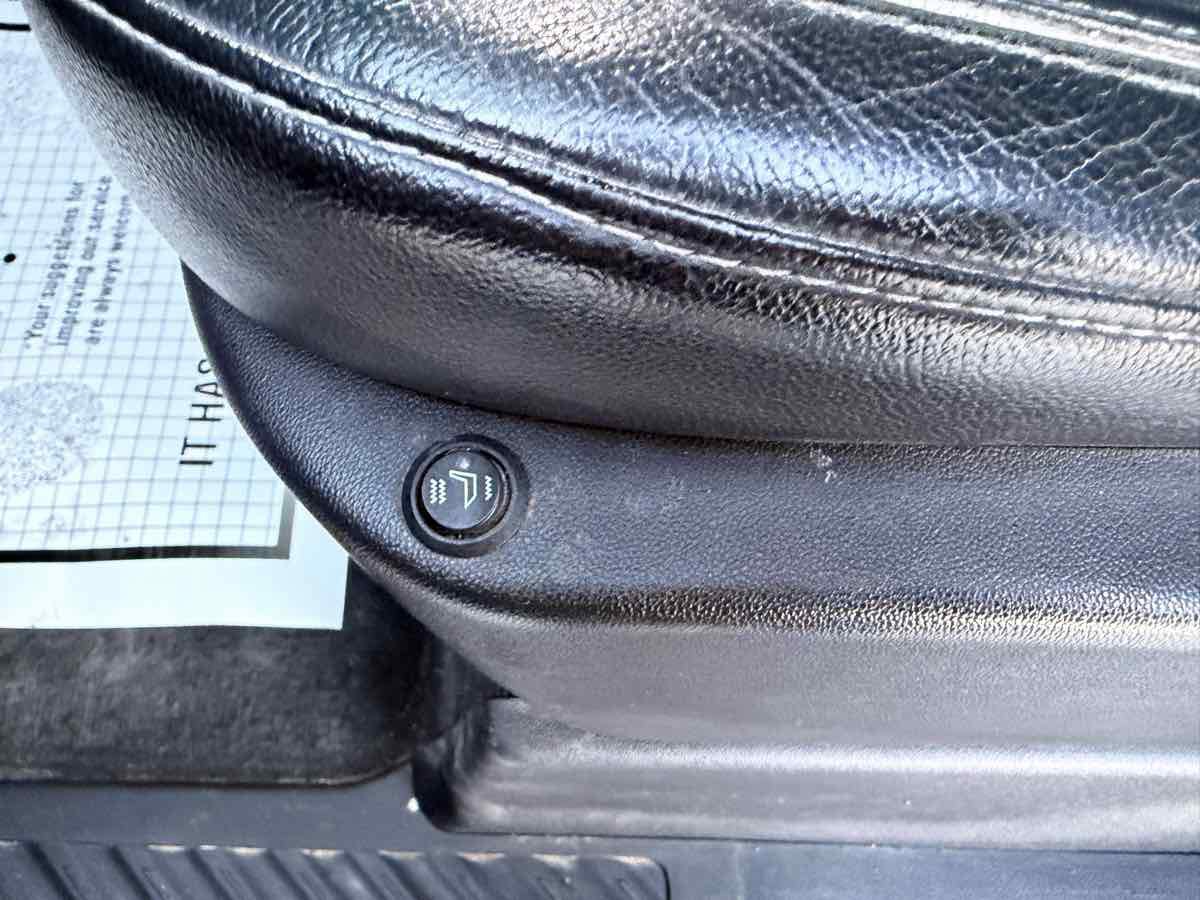 Used 2019 Chevrolet Silverado 1500 Custom w/ Custom Value Package image 12