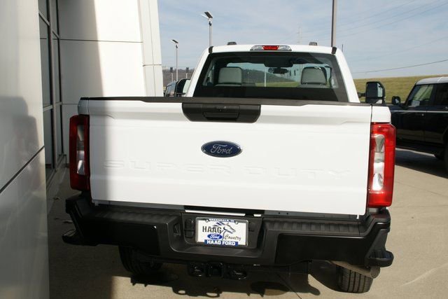 New 2026 Ford F250 XL w/ F-250 >10K GVWR Package image 4