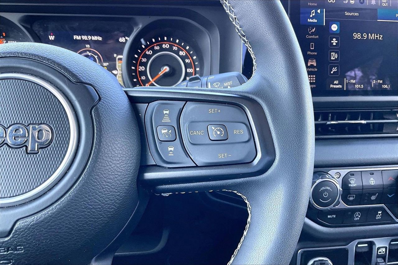 Certified 2025 Jeep Wrangler Unlimited Rubicon w/ Convenience Group image 29