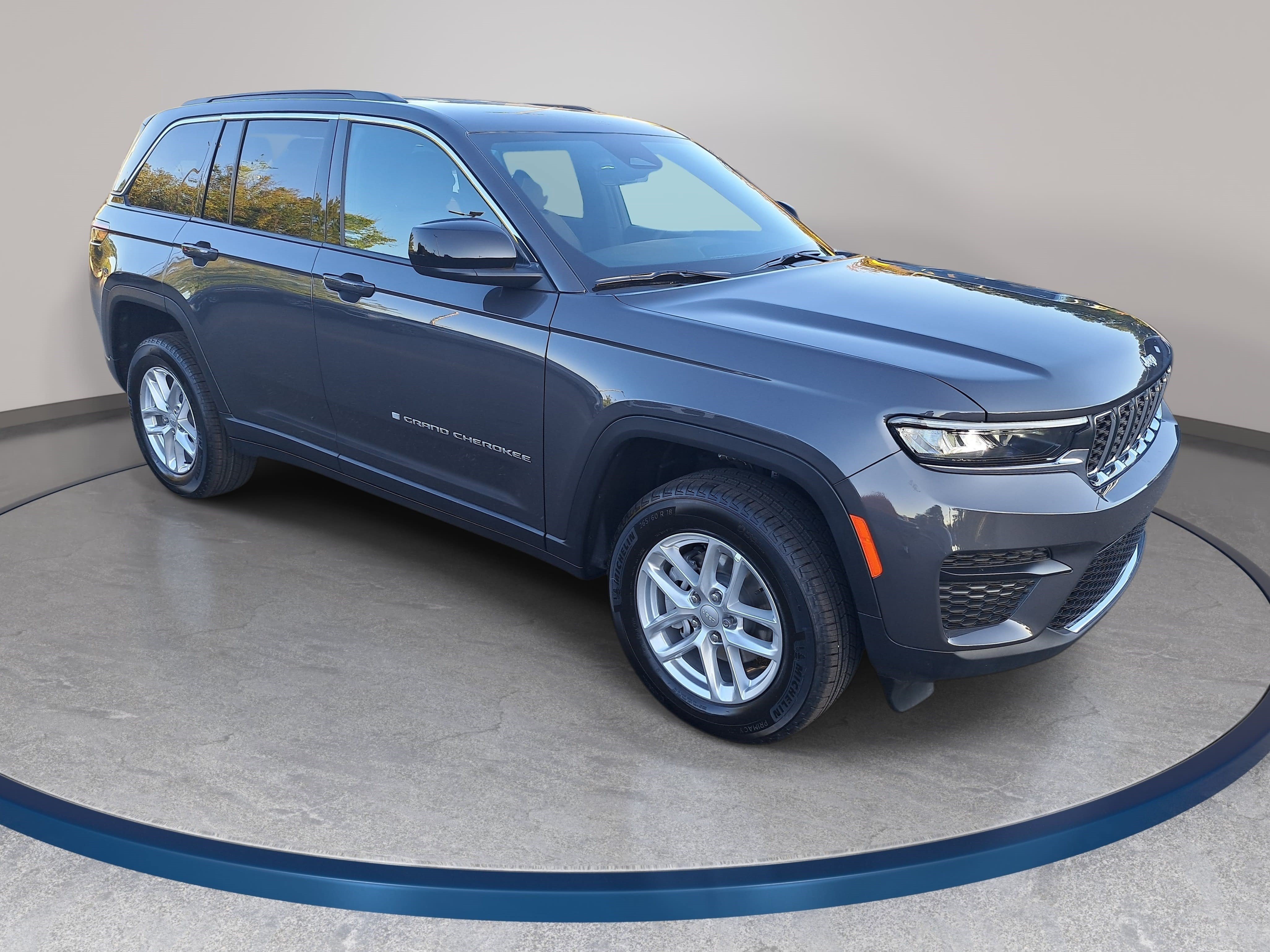 New 2026 Jeep Grand Cherokee Laredo AWD/4WD image 3