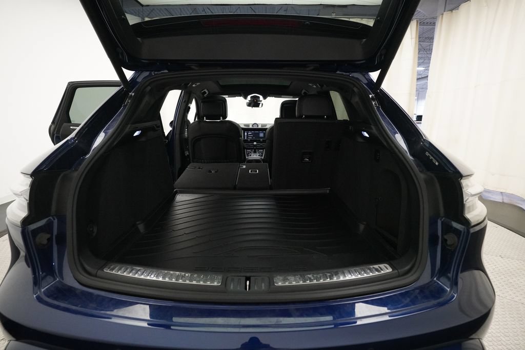 Certified 2022 Porsche Macan GTS w/ Premium Package Plus AWD/4WD image 10