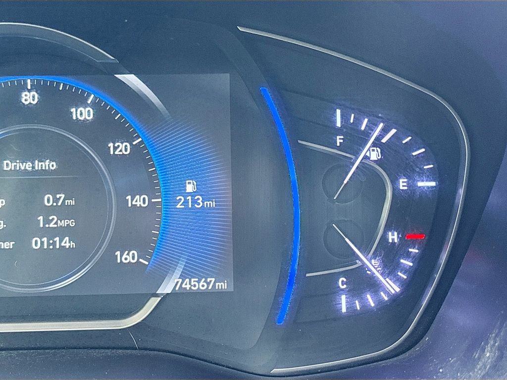 Used 2019 Hyundai Santa Fe SEL image 12