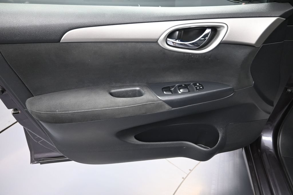 Used 2013 Nissan Sentra SV w/ Driver Pkg FWD image 9