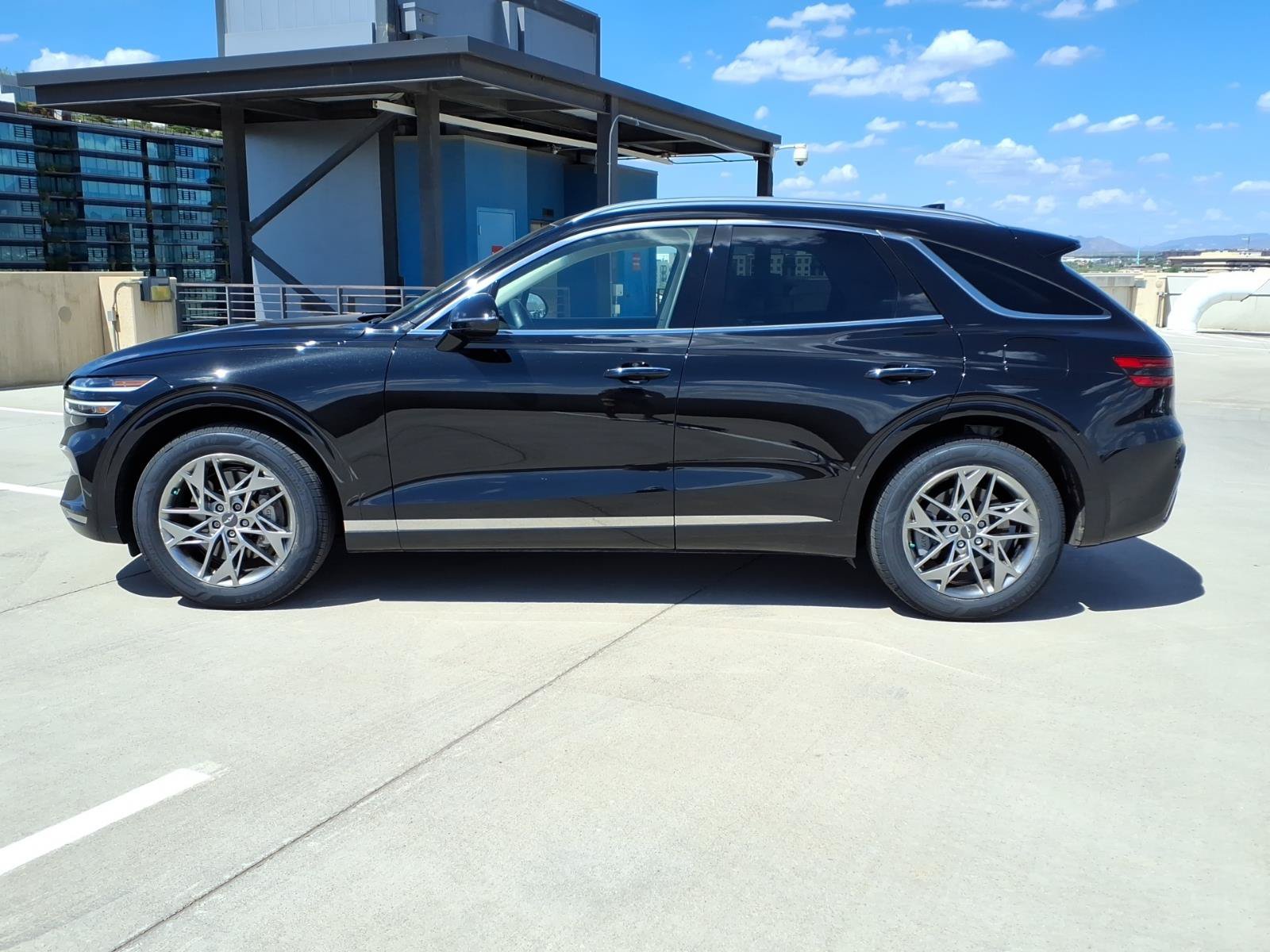 Used 2024 Genesis GV70 2.5T AWD/4WD image 3