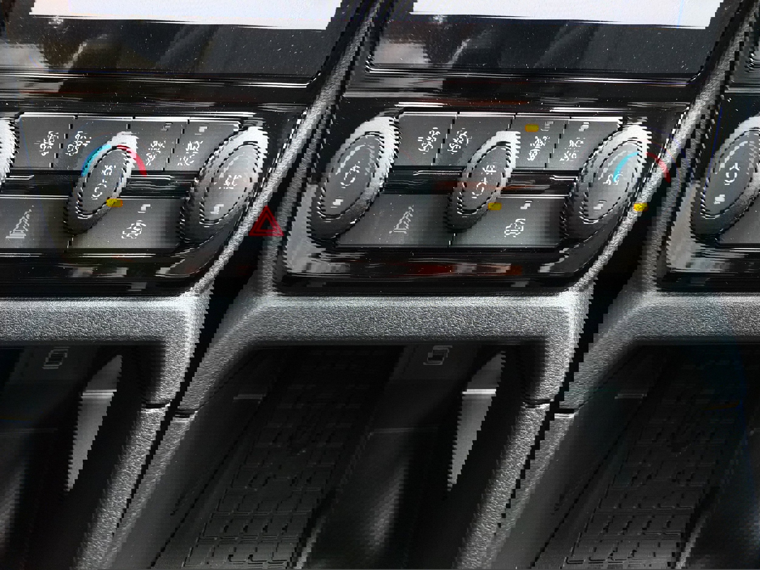 New 2025 Ford Ranger XLT w/ Equipment Group 301A High image 22