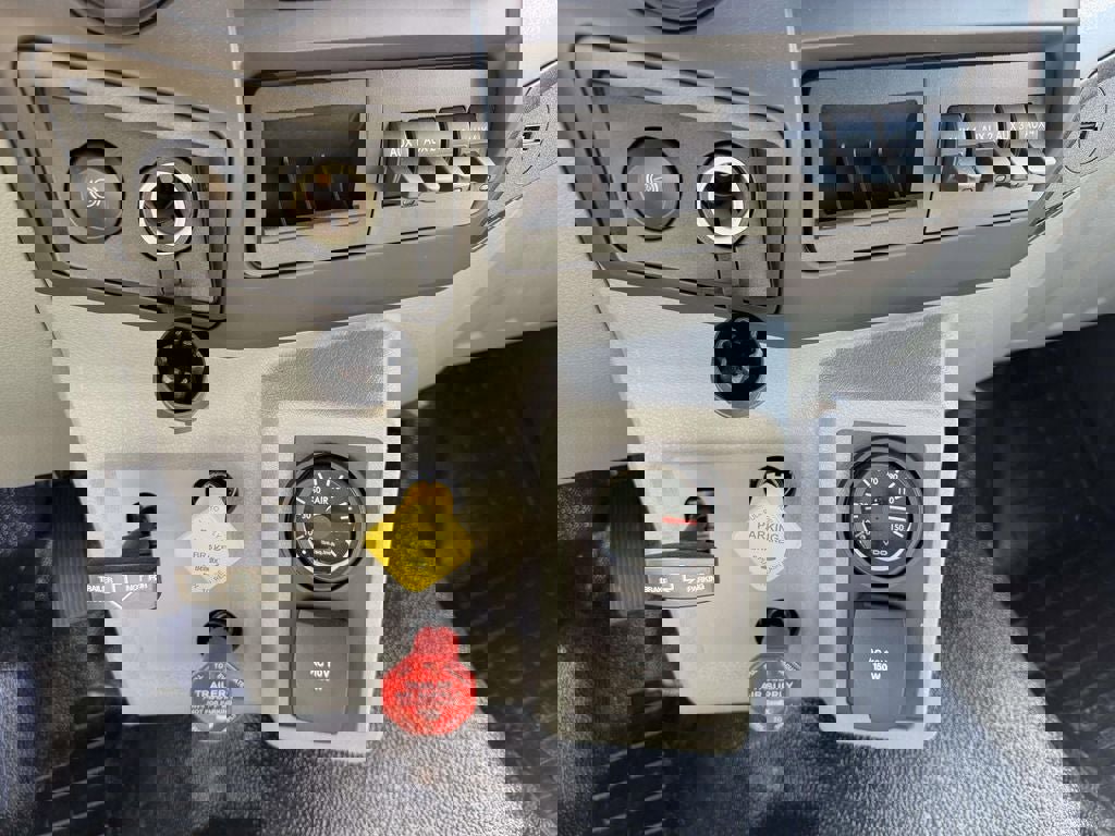 New 2027 Ford F750 2WD Regular Cab Super Duty image 11