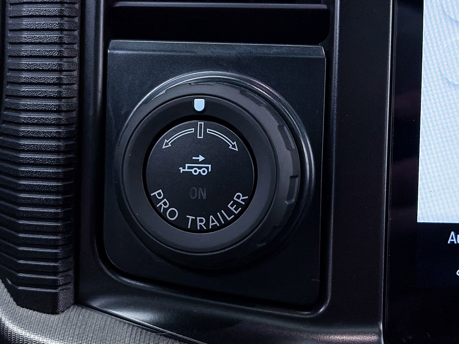 Used 2025 Ford F150 Platinum w/ FX4 Off-Road Package image 25