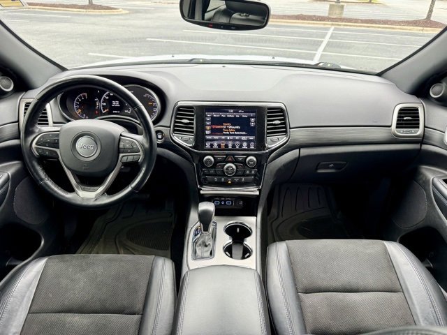 Used 2022 Jeep Grand Cherokee Laredo X image 23