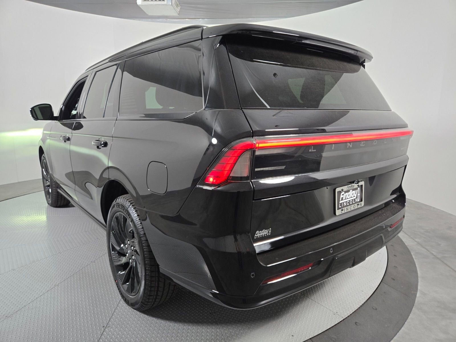 New 2026 Lincoln Navigator Reserve w/ Jet Appearance Package AWD/4WD image 7