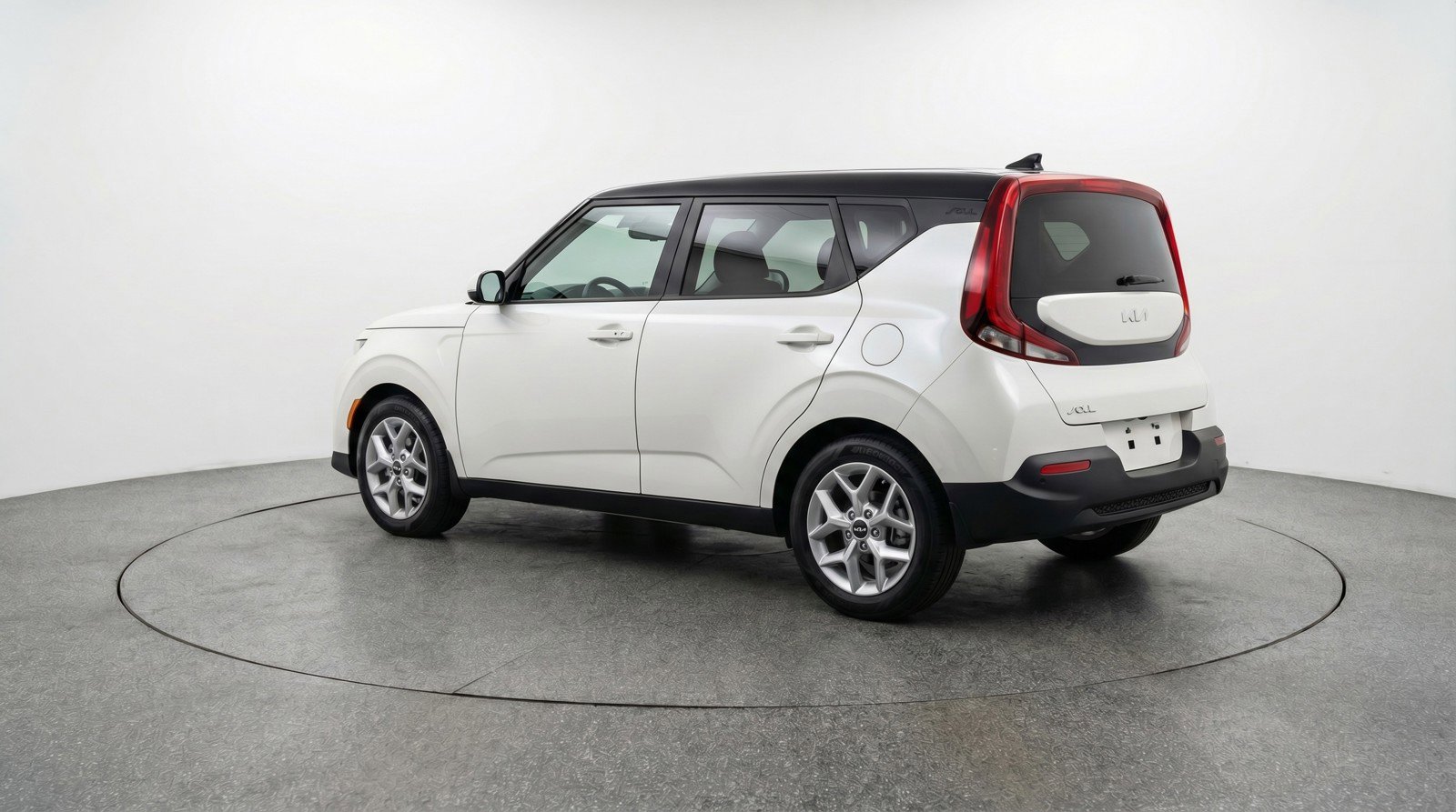 Used 2025 Kia Soul LX w/ LX Technology Package image 6