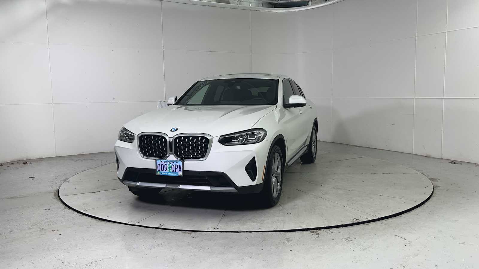 Used 2025 BMW X4 xDrive30i image 6