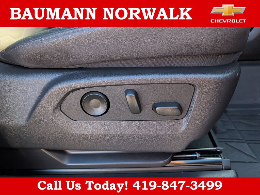 Used 2025 Chevrolet Silverado 2500 ZR2 w/ Technology Package AWD/4WD image 38
