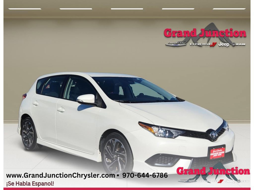 Used 2018 Toyota Corolla iM w/ Carpet Mat Package (TMS) FWD image 1