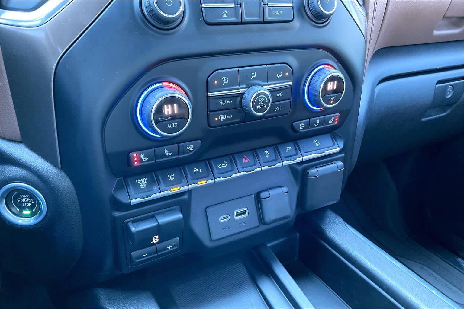Used 2022 Chevrolet Silverado 2500 High Country w/ Technology Package image 33