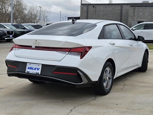 New 2026 Hyundai Elantra SE image 4