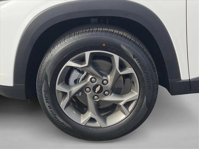 New 2026 Chevrolet Trax LT w/ Sunroof Package image 10