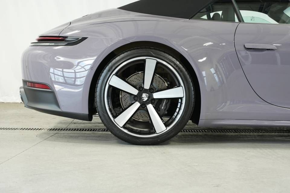 Certified 2026 Porsche 911 Carrera image 41