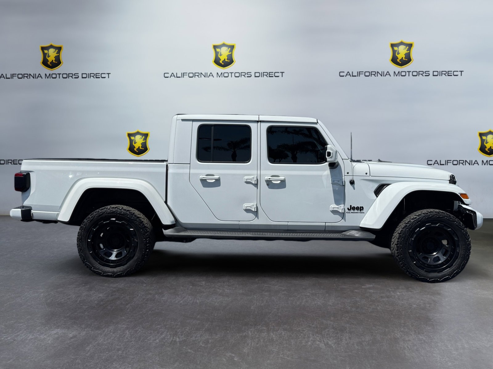 Used 2021 Jeep Gladiator Overland AWD/4WD image 6