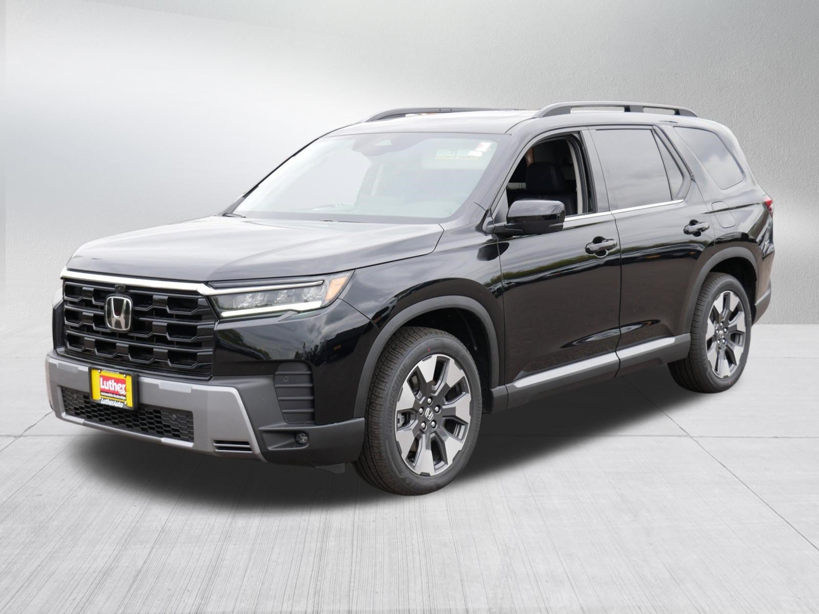 Certified 2026 Honda Pilot Touring image 3