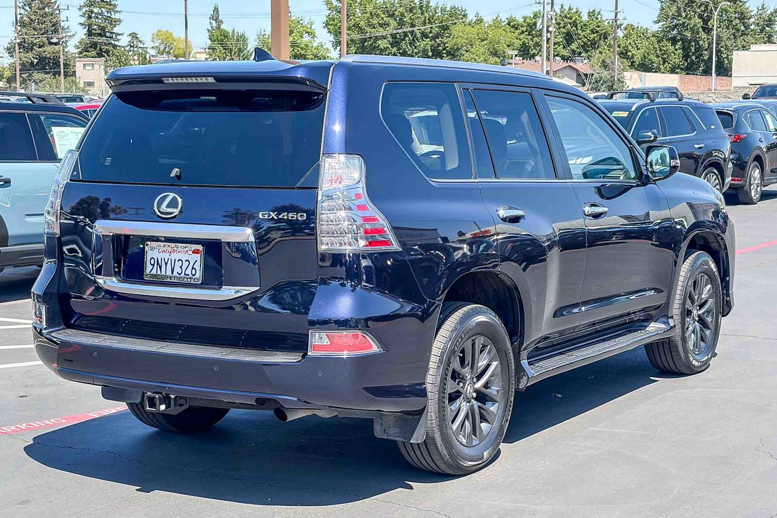Certified 2021 Lexus GX 460 Premium w/ Premium Package AWD/4WD image 4