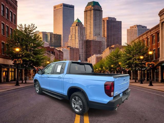 Used 2025 Honda Ridgeline TrailSport image 7