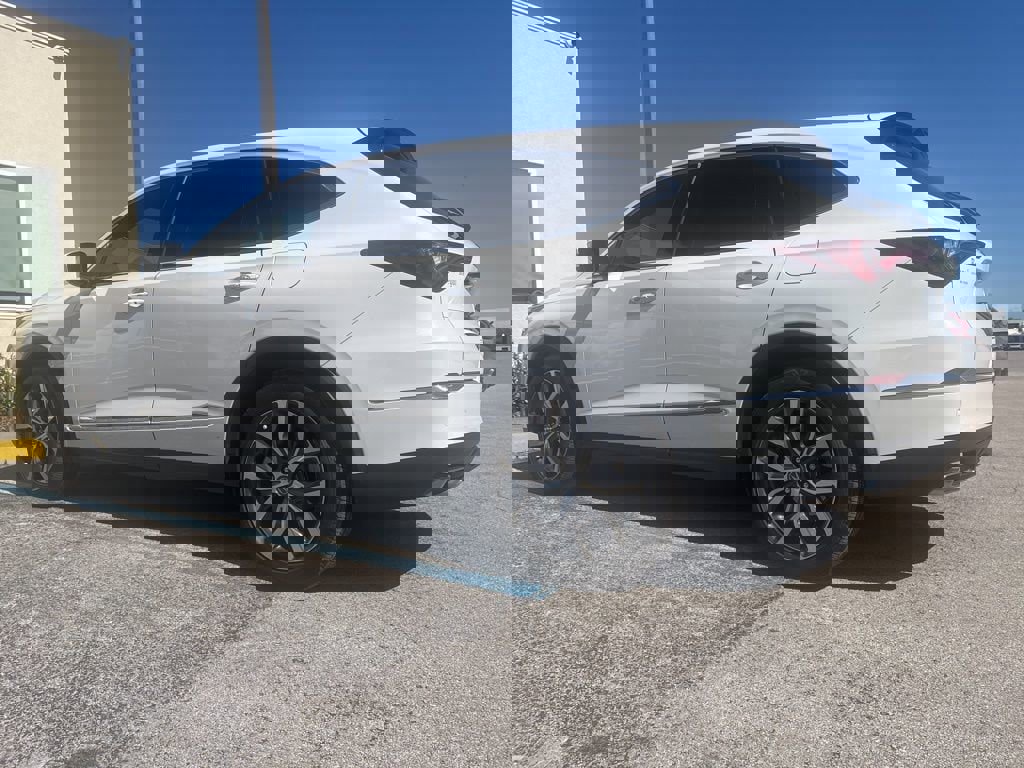 Used 2024 Acura MDX FWD w/ Technology Package image 3