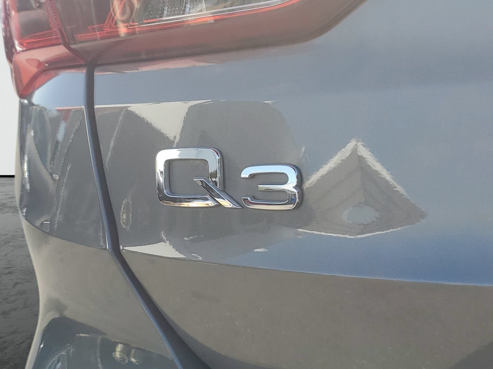 Used 2020 Audi Q3 2.0T Premium w/ Convenience Package AWD/4WD image 7