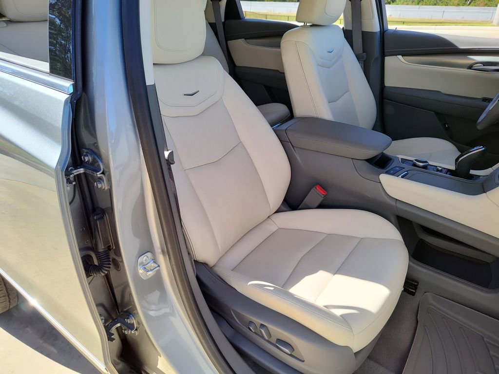 Used 2024 Cadillac XT5 Premium Luxury w/ Technology Package image 23
