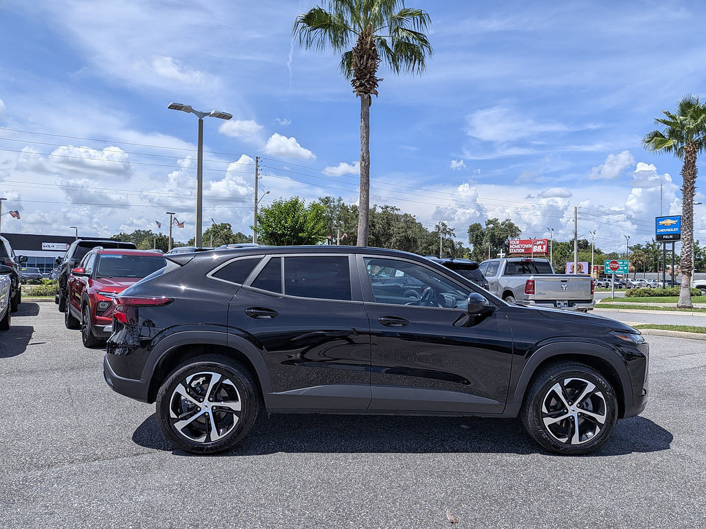 Certified 2026 Chevrolet Trax RS w/ Driver Confidence Package FWD image 2