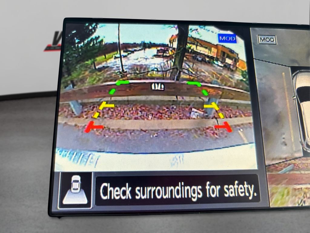 Used 2019 Nissan Pathfinder Platinum image 36