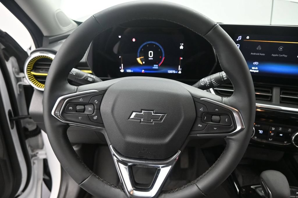 Used 2024 Chevrolet Trax ACTIV w/ Sunroof Package FWD image 32
