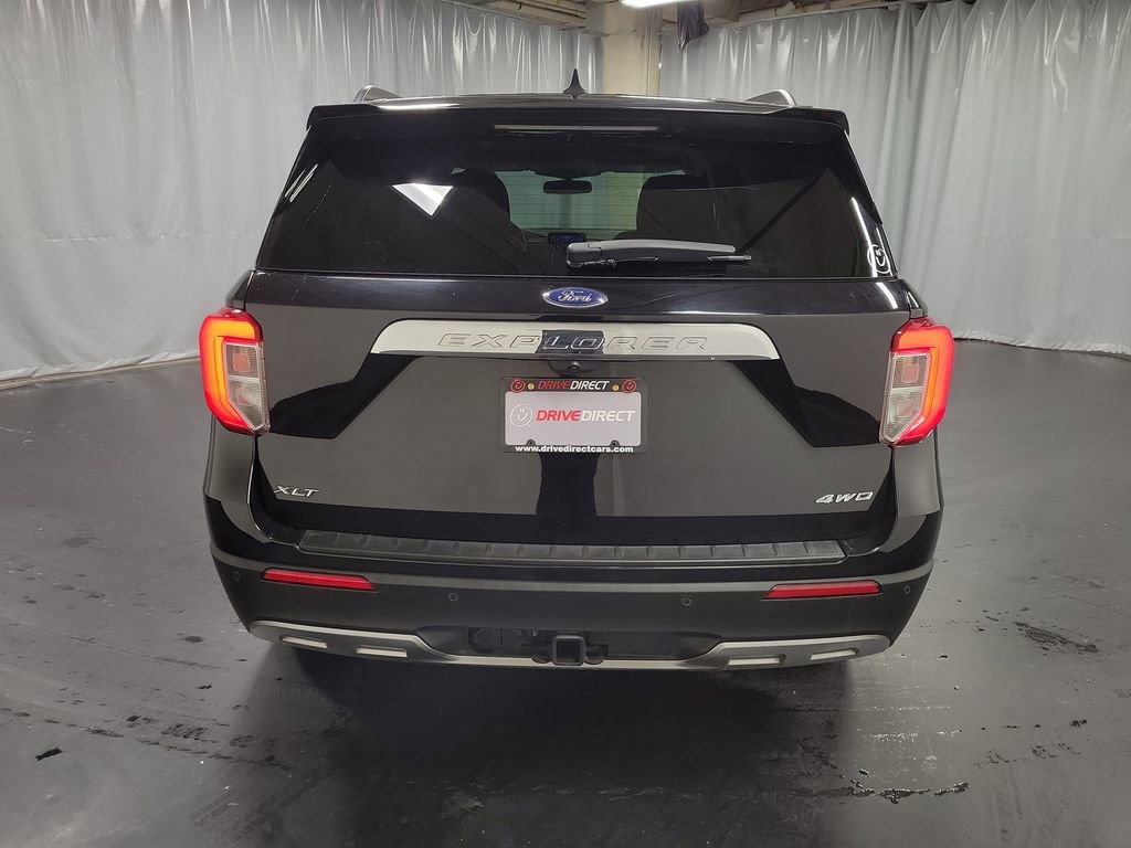 Used 2024 Ford Explorer XLT w/ Equipment Group 202A AWD/4WD image 7